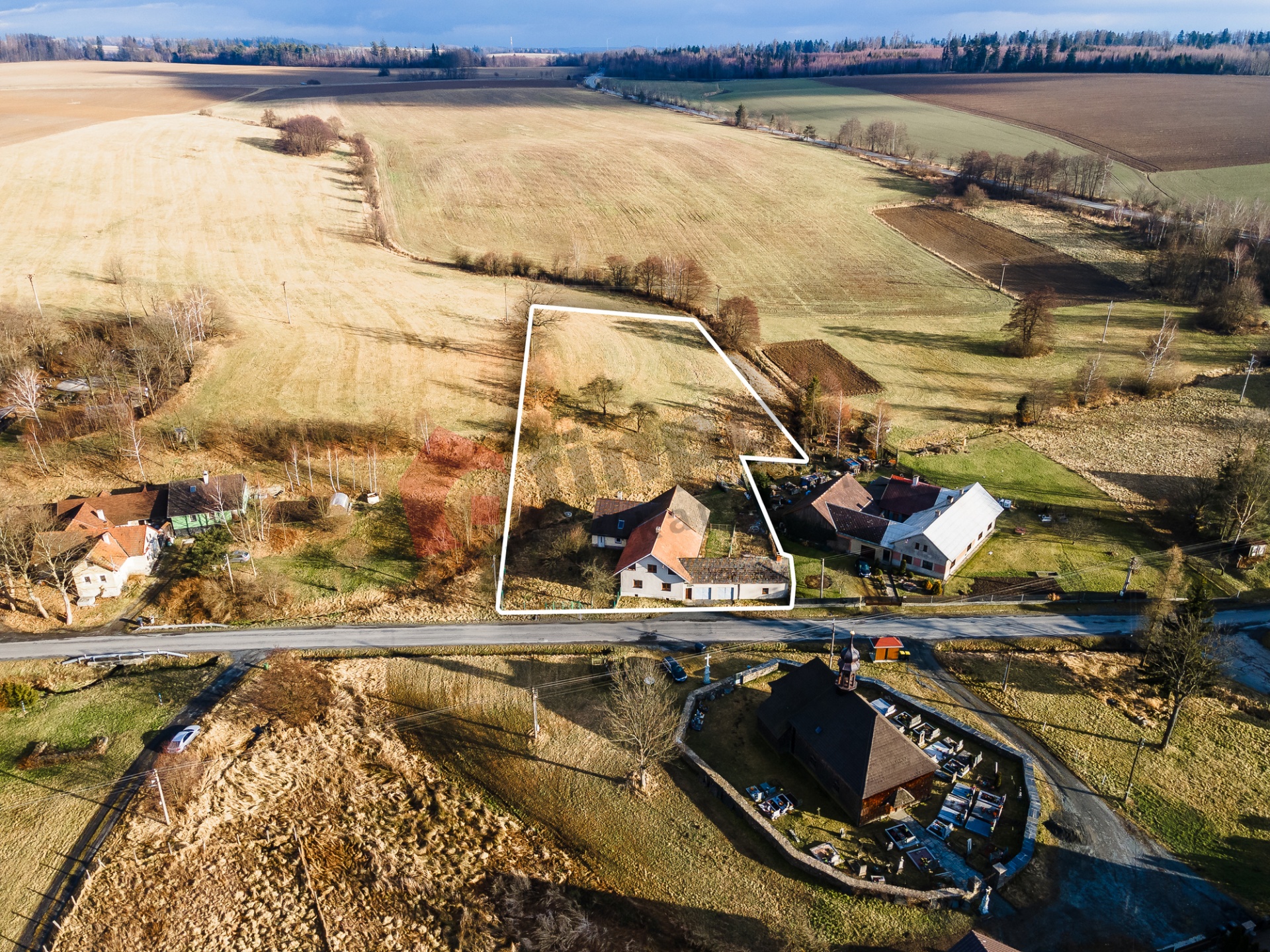 Prostorná usedlost v Lipné u Potštátu - 400 m², pozemek 4 950 m²