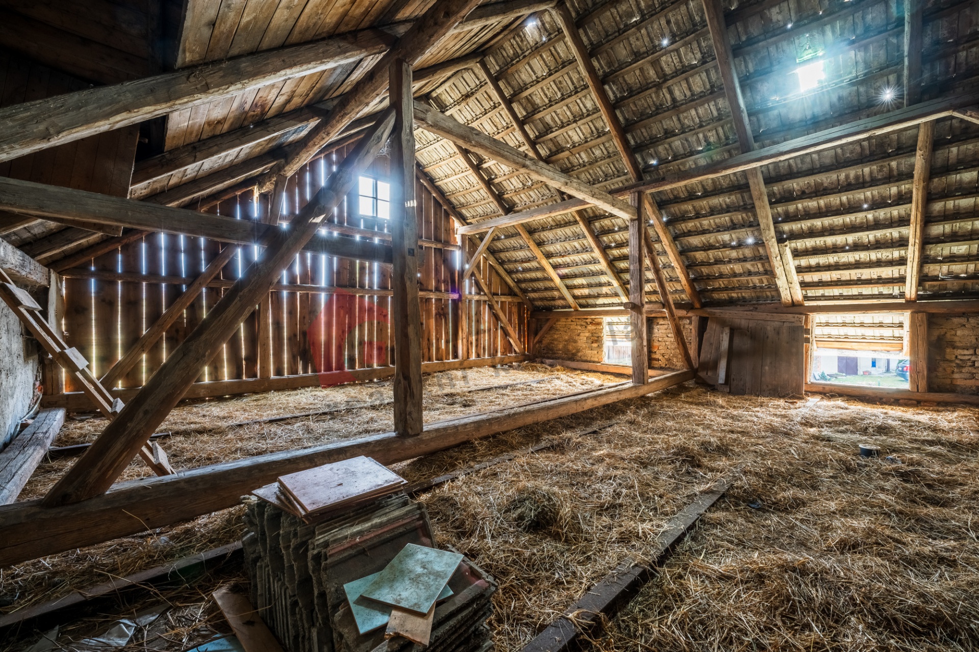 Prostorná usedlost v Lipné u Potštátu - 400 m², pozemek 4 950 m²