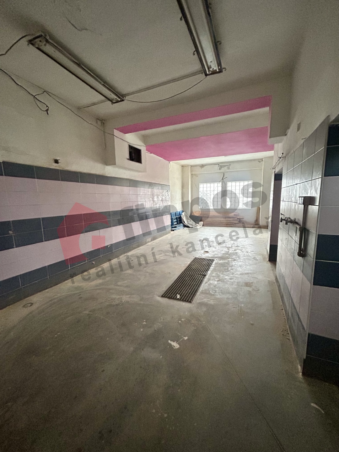 Pronájem garáže, 77m2 v Bruntále