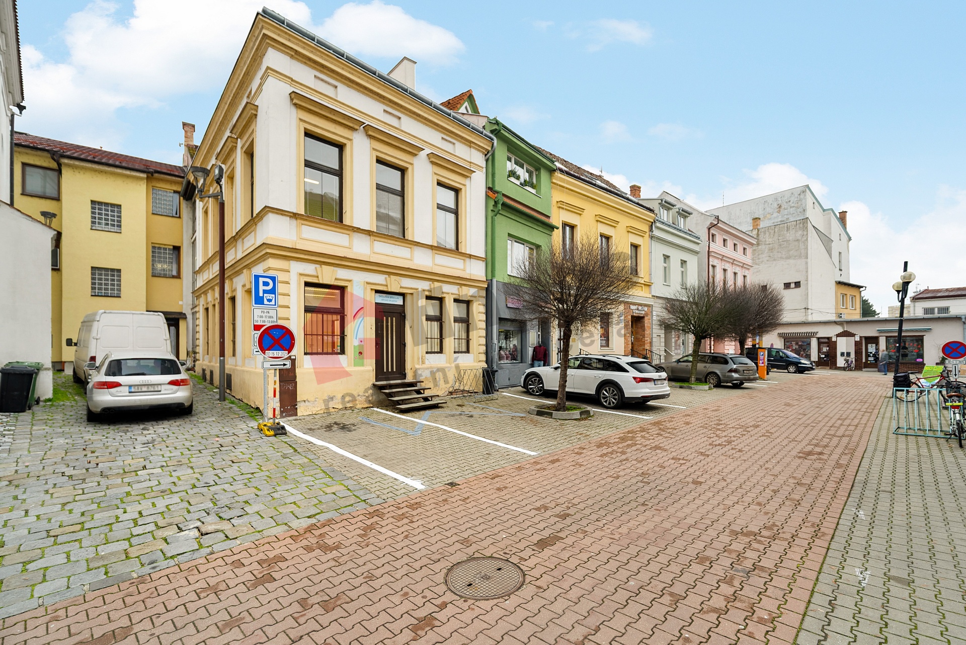 Prodej obchodních prostor 399 m2, centrum Břeclavi