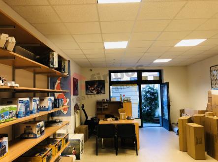 Pronájem komerčního objektu, výroba, 79 m²