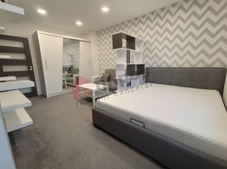 Pronájem bytu, 1+kk, 34 m²