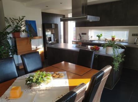 Prodej - dům/vila, 360 m²