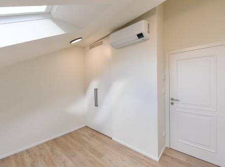 Pronájem bytu, 2+kk, 43 m²