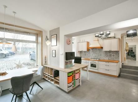 Prodej obchodní prostor, 86 m²