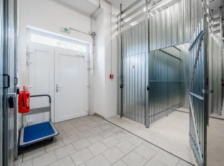 Pronájem komerčního objektu, sklad, 1 m²