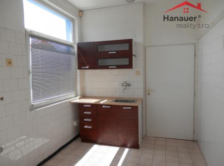 Pronájem - obchodní prostor, 127 m²