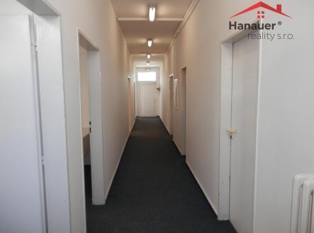 Pronájem - obchodní prostor, 127 m²