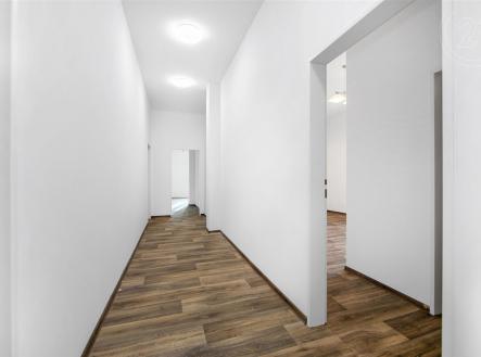 Prodej - nájemní dům, 370 m²
