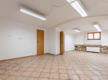 Pronájem - skladovací prostor, 114 m²