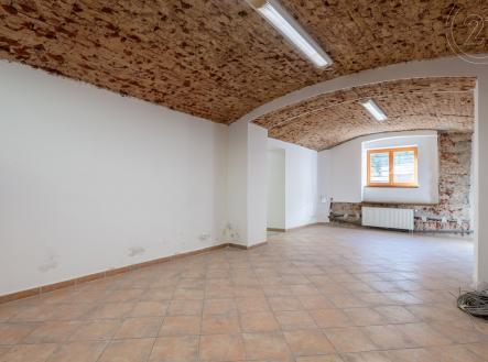 Pronájem - skladovací prostor, 114 m²