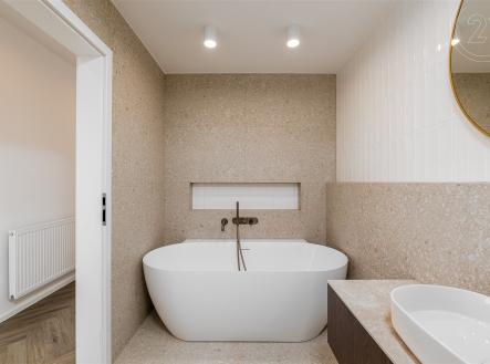 Pronájem bytu, 4+kk, 92 m²