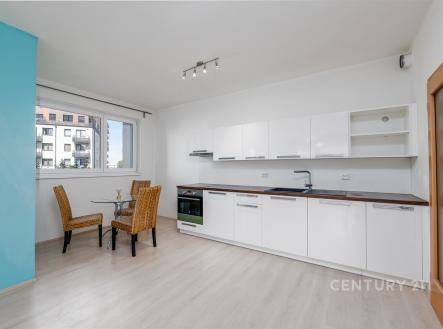 Pronájem bytu, 2+kk, 77 m²