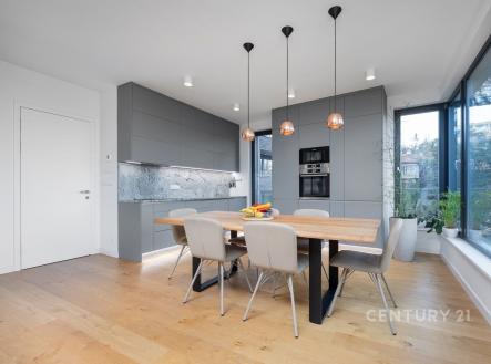 Pronájem bytu, 3+kk, 92 m²