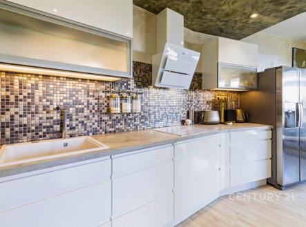 Prodej bytu, 3+kk, 99 m²