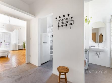 Pronájem bytu, 1+1, 64 m²