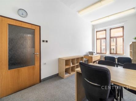 Pronájem kanceláře, 59 m²