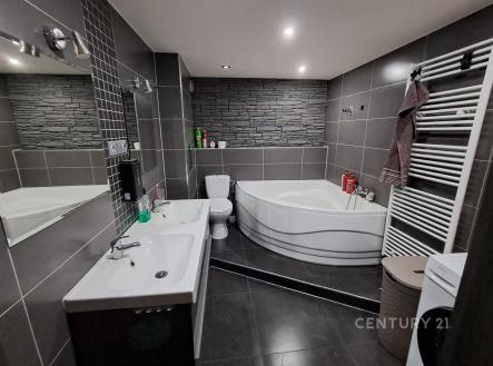 Pronájem bytu, 3+kk, 78 m²