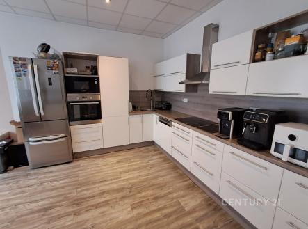 Pronájem bytu, 3+kk, 78 m²