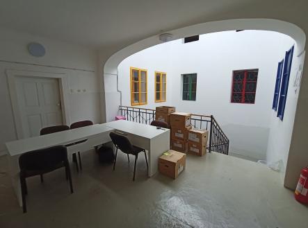 Pronájem kanceláře, 90 m²