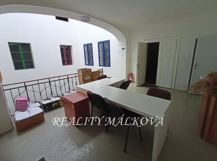 Pronájem kanceláře, 90 m²