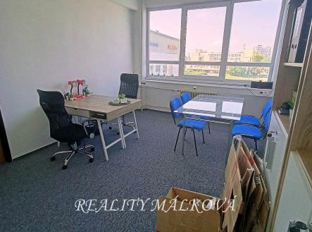 Pronájem kanceláře, 28 m²