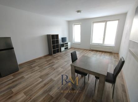 Pronájem bytu, 1+kk, 38 m²