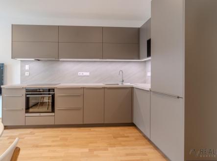 Pronájem bytu, 2+kk, 57 m²