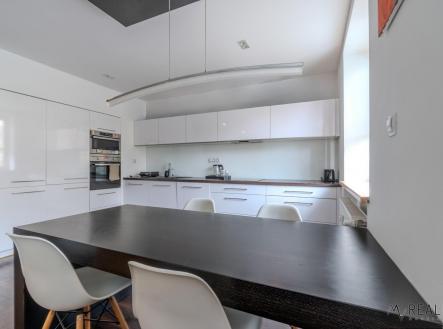 Pronájem bytu, 2+kk, 62 m²