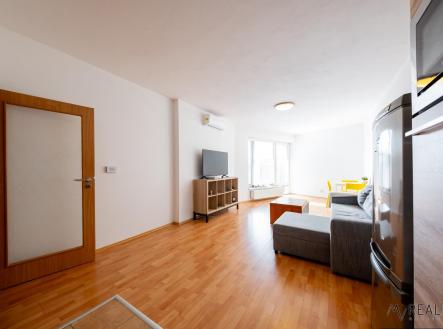 Pronájem bytu, 2+kk, 63 m²
