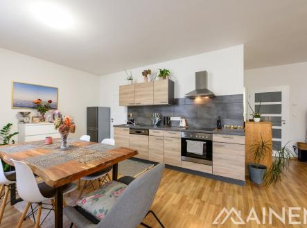 Pronájem bytu, 3+kk, 90 m²