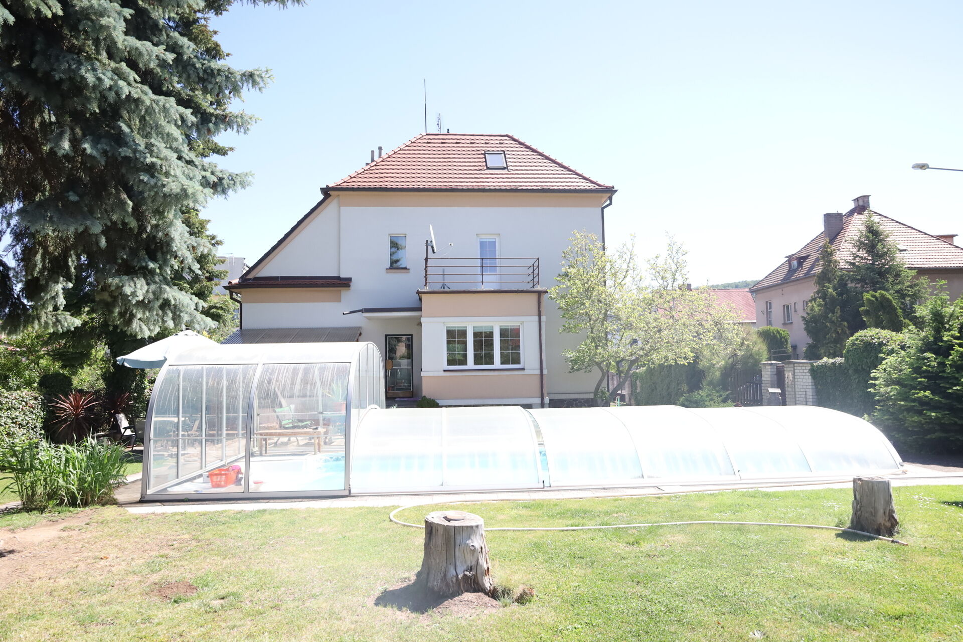 Prodej rodinné vily Praha 5 – Zbraslav s pozemkem 836 m2 v krásné lokalitě.