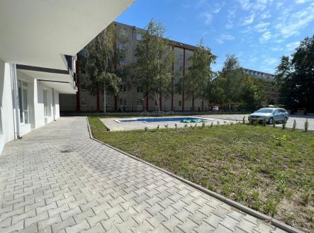 Prodej bytu, garsoniéra, 76 m²