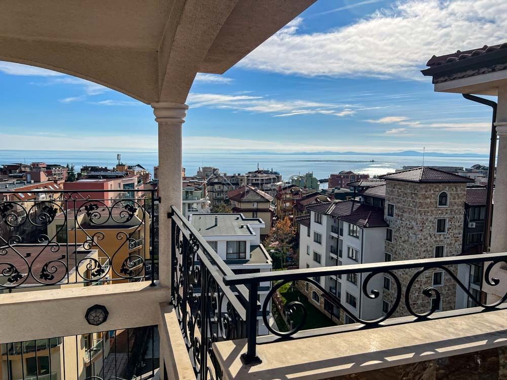 Luxusní penthouse s velkou terasou, bazénem a výhledem na moře, Esteban, Nessebar