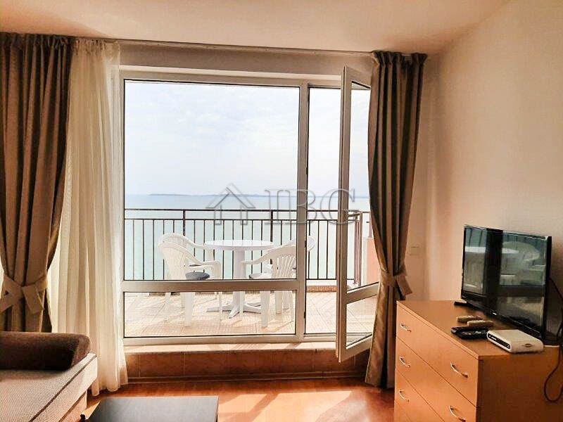 Čelní výhled na moře! 1lůžkový apartmán s velkou terasou v Marina View Fort Noks Grand Resort