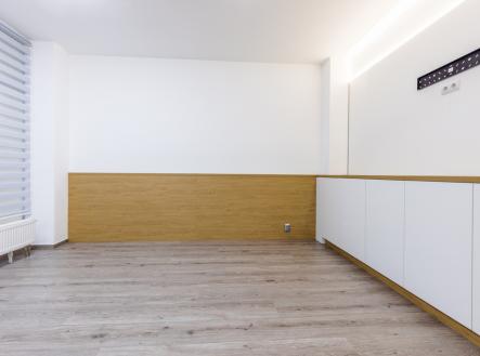 Prodej kanceláře, 65 m²