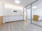 Prodej kanceláře, 65 m²
