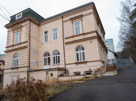 Pronájem - kanceláře, 635 m²