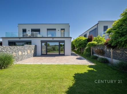 Pronájem domu/vily, 248 m²