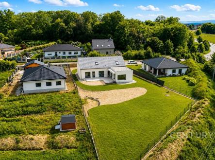 Pronájem domu/vily, 236 m²