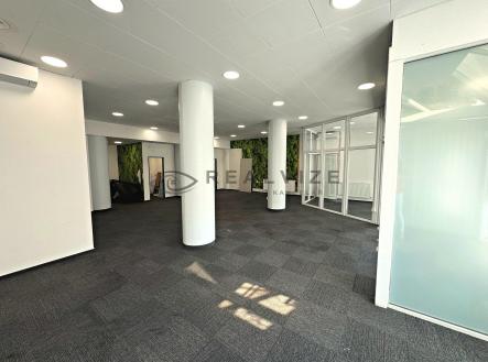 Pronájem obchodní prostor, 147 m²