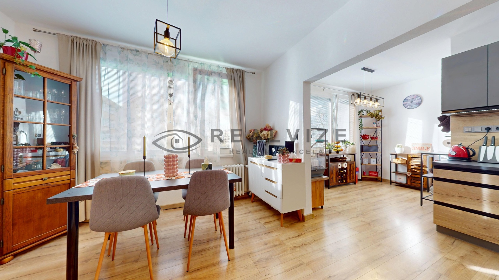 Byt-21-Opletala Jídelna 01