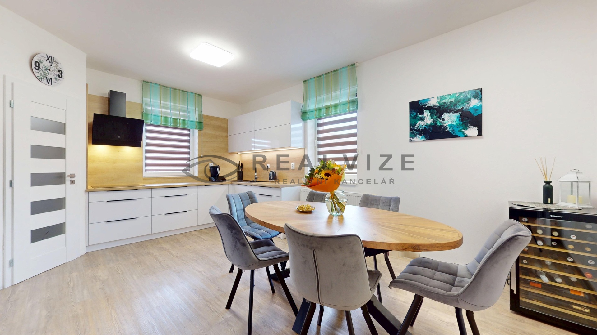 Prodej RD Úsilné jídelna foto 1