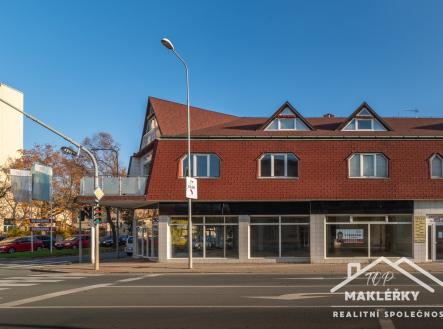 Pronájem - obchodní prostor, 450 m²