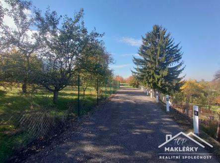 Prodej pozemku pro bydlení, 827 m² obrázek