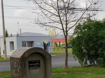 Prodej obchodní prostor, 400 m²