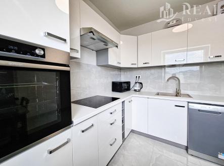 Prodej bytu, 4+1, 77 m²