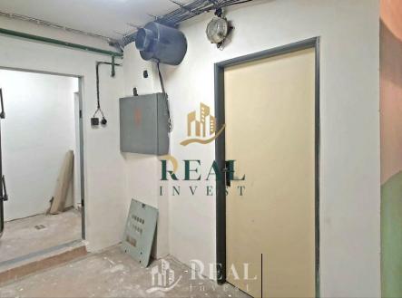 Prodej obchodní prostor, 400 m²