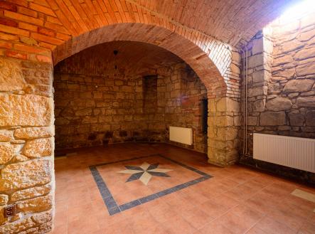 Pronájem skladovací prostor, 160 m²