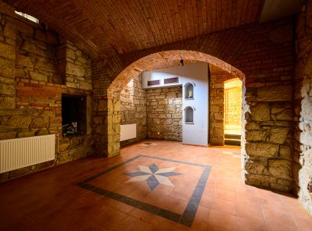 Pronájem skladovací prostor, 160 m²